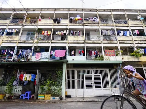 Chung cư cấp D: Nguy hiểm rình rập từng ngày