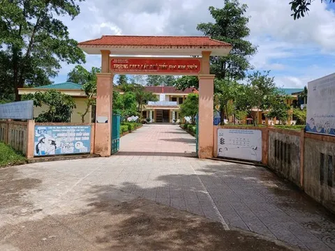 Vụ 40 học sinh ngộ độc phải nhập viện cấp cứu: Cách chức hiệu trưởng và hiệu phó