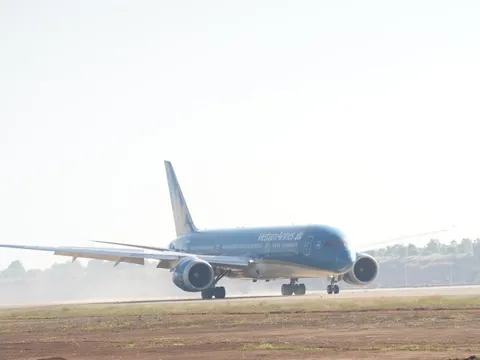 Vietnam Airlines thực hiện chuyến bay chở khách đầu tiên tại Sân bay Long Thành