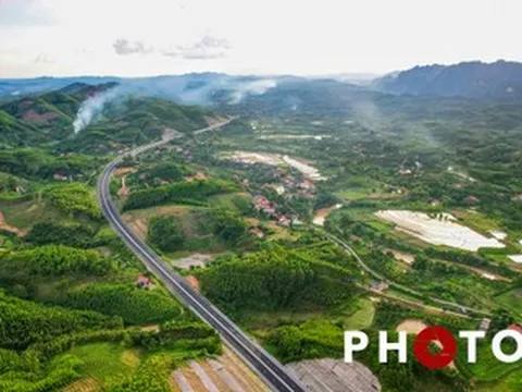 Cao tốc Bắc - Nam ngày đầu nối liền một dải