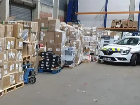 Pháp tịch thu 11 triệu đồ chơi giả, từ Labubu đến hàng Disney