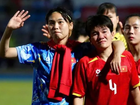 Tuyển bóng đá nữ Việt Nam gạt nước mắt và mạnh mẽ bước tiếp