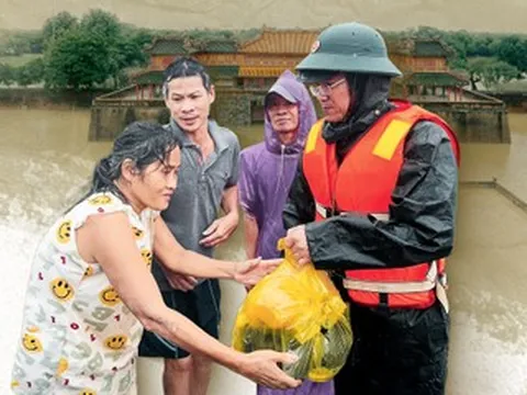 Bão lũ kỷ lục và sức mạnh nghĩa đồng bào