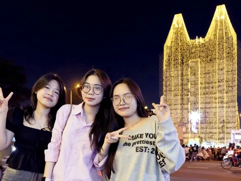 Noel tặng quà gì thiết thực?