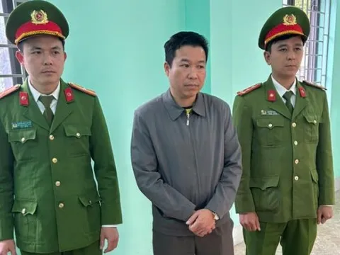 Khởi tố một cựu cán bộ ban quản lý dự án