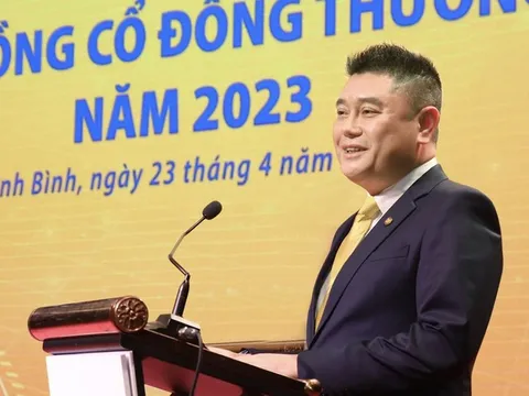 Anh em ông Nguyễn Đức Thụy bất ngờ rút khỏi LPBank ngay thềm đại hội bất thường