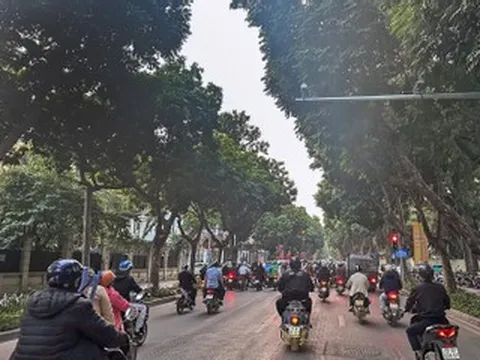 Cận cảnh camera AI tại 6 tuyến phố Hà Nội áp dụng 'làn sóng xanh'