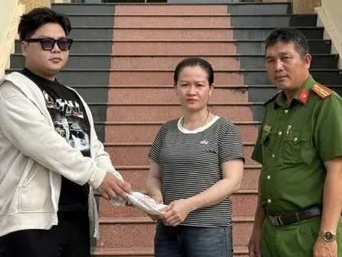 Nhặt được nhiều vàng và tiền, thanh niên tức tốc chạy đến công an trình báo