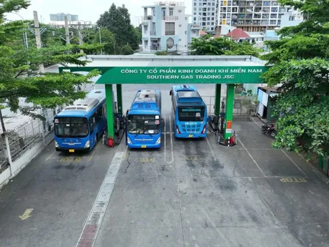 Bị dừng cung cấp khí, hàng trăm doanh nghiệp và 500 xe buýt ở TP.HCM nguy cơ ngừng hoạt động