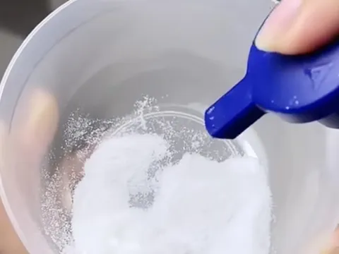 Rộ trào lưu trộn ‘bột làm đẹp’ với kem dưỡng, bác sĩ nói gì?