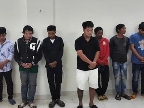 Đào hàng trăm xác heo bệnh để mang bán, 7 đối tượng bị khởi tố