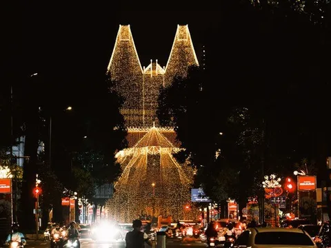 Tp.HCM lung linh sắc màu đêm giáng sinh