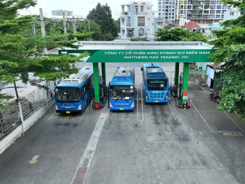 Trung tâm Quản lý Giao thông công cộng TPHCM nói rõ chuyện thiếu khí cho xe buýt