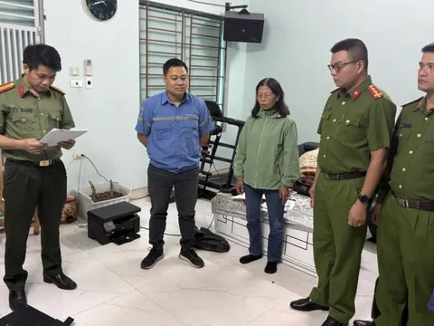 Khởi tố thêm 5 đối tượng trong đường dây bán chứng chỉ giả qua mạng xã hội