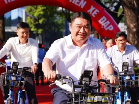 Khánh thành làn đường ưu tiên xe đạp trên đường Mai Chí Thọ sau hơn 2 tháng thi công