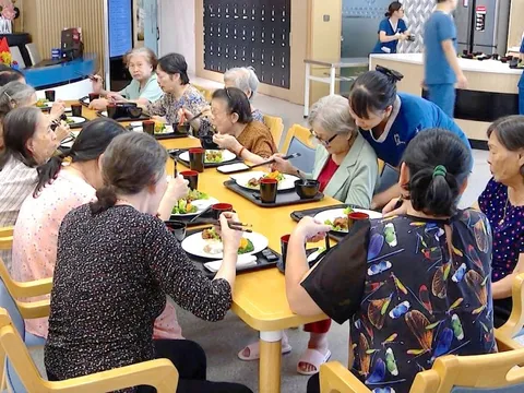 Cách ăn uống giúp người cao tuổi luôn khỏe mạnh