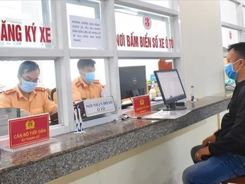 Đề xuất giảm mức thu lệ phí cấp chứng nhận đăng ký, biển số xe