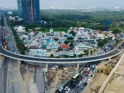 TPHCM thông xe nhánh cầu hình chữ C tại nút giao An Phú ngay đêm cuối năm