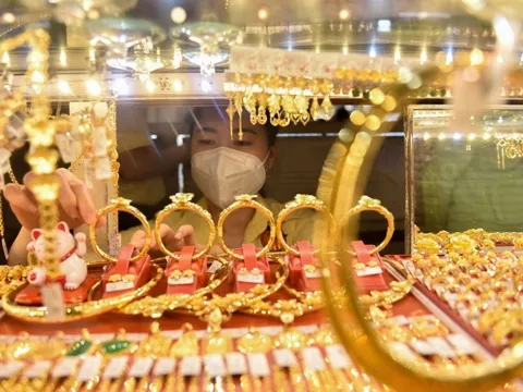 Giá vàng bạc tăng mạnh ngay ngày giao dịch đầu năm mới