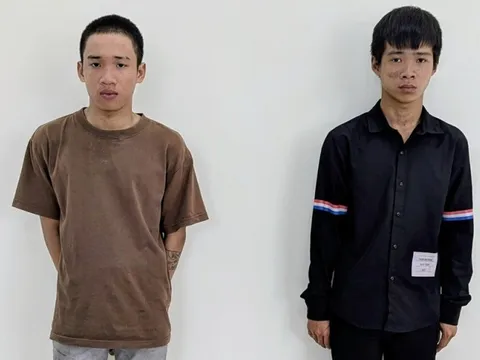 CLIP: Bắt tạm giam 2 thanh niên gây phẫn nộ ở An Giang