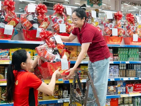 Hàng Tết khuyến mãi sớm, nhiều sản phẩm giảm giá tới 50%