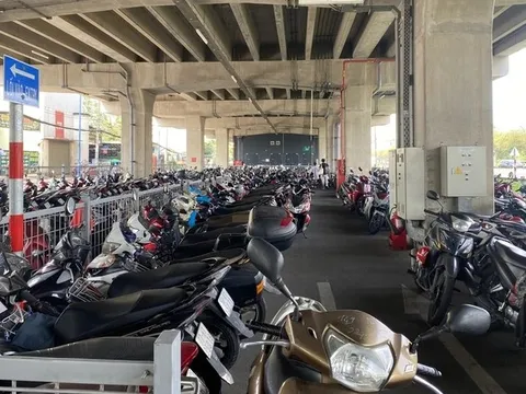 Hai ga metro Bến Thành - Suối Tiên chính thức cho gửi xe qua đêm