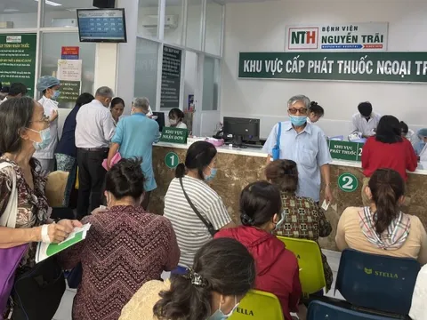 Vì sao nhiều người bệnh vẫn chưa được kê đơn thuốc 2-3 tháng dù bệnh ổn định?
