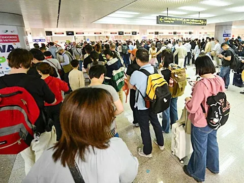 Vé máy bay Tết: Số chuyến bay tăng kỷ lục nhưng giá vé không hạ nổi