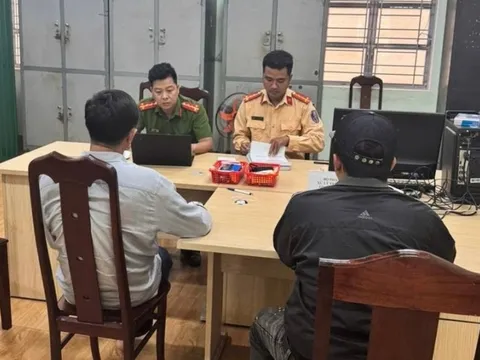 Vụ 2 xe khách tạt đầu xe khác trên Quốc lộ 14C: Phạt cả 3 tài xế