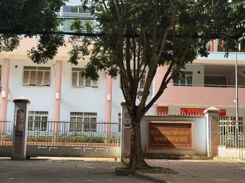 Trung tâm quỹ đất lấy hơn 10 tỉ đồng tiền đền bù giải phóng mặt bằng để chi… lương, thưởng!