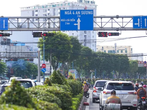 Cấm ô tô từ Trường Chinh vào Phạm Văn Bạch để lắp ống nước HDPE metro 2