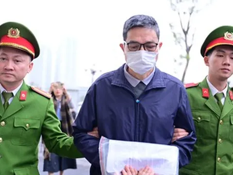 Hưởng lợi hơn 43 tỷ đồng, cựu lãnh đạo Cục ATTP khai việc tiêu tiền 'bẩn'