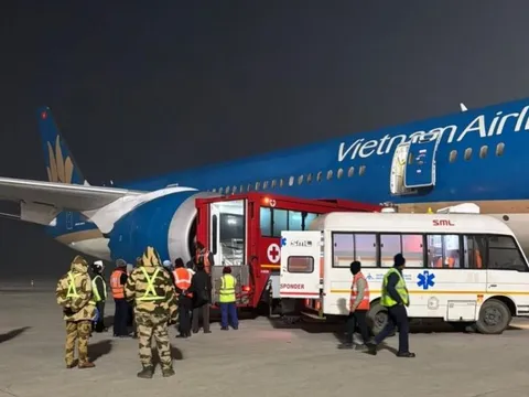 Máy bay Vietnam Airlines hạ cánh khẩn cấp tại Ấn Độ