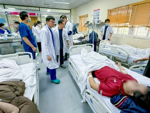 15 người nhập viện trong vụ cháy trọ lúc rạng sáng ở Hà Nội