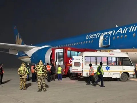 Sức khỏe khách chuyển xấu, máy bay Vietnam Airlines hạ cánh khẩn cấp tại Ấn Độ