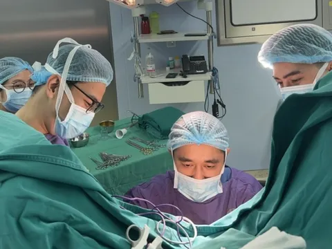 Tin theo quảng cáo trị bệnh trĩ ‘không đau, không phẫu thuật’, người phụ nữ sút 14kg trong 5 tháng