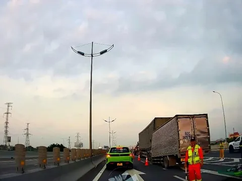 Tài xế tử vong trên tuyến cao tốc TPHCM - Trung Lương - Mỹ Thuận - Cần Thơ