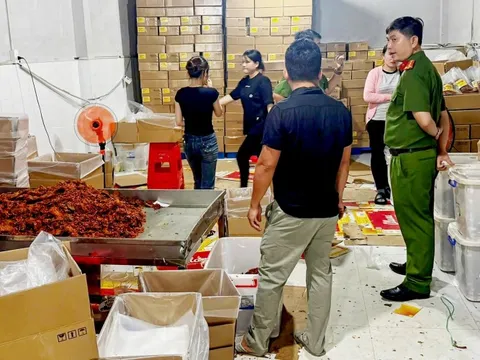 Đẩy mạnh kiểm tra, xử lý vi phạm liên quan an toàn thực phẩm