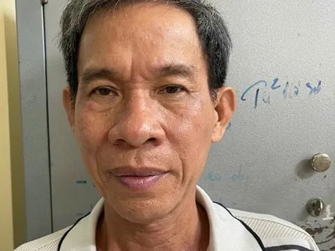 Bắt tạm giam chủ cửa hàng quần áo xâm hại bé gái 12 tuổi