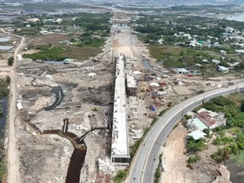 Hình hài tuyến đường 13.900 tỷ đồng băng qua nhiều đầm lầy