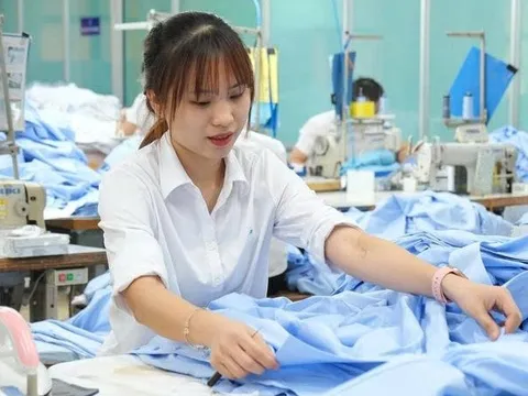 Tin tức sáng 10-1: Tăng lương tối thiểu, mức đóng BHXH, y tế, thất nghiệp thay đổi từ năm 2026