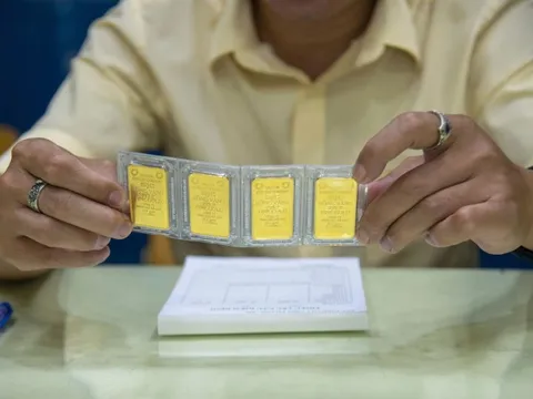 Giá vàng miếng SJC tiến sát 160 triệu đồng/lượng