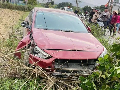 Điều tra vụ nam thanh niên lái ô tô truy đuổi đâm xe máy khiến 3 người thương vong