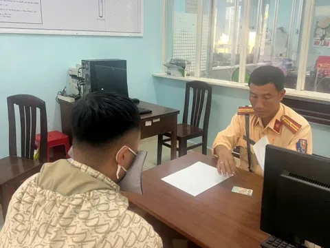 Tài xế hãng xe Hùng Hiếu gây “bão” mạng xã hội: Lộ diện hình thức xử phạt