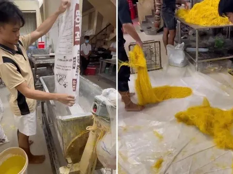 Bắt chủ cơ sở Châu Phát sản xuất 800 tấn mì trộn hóa chất