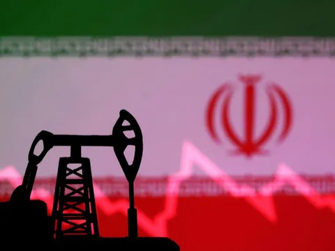 Mỹ dọa áp thuế các nước làm ăn với Iran, Trung Quốc phản ứng 'gắt'