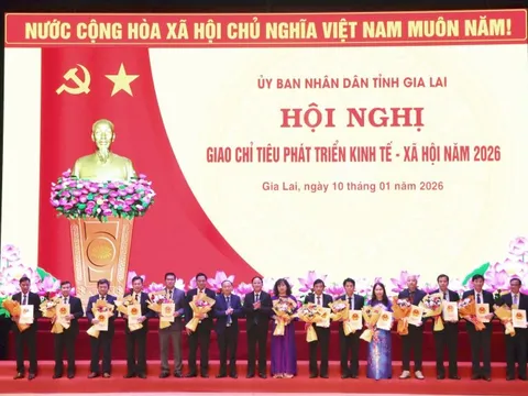 Cử 100 cán bộ đi đào tạo trình độ tiến sĩ, thạc sĩ cho mô hình chính quyền 2 cấp