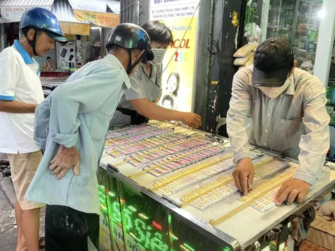 Doanh thu hàng ngàn tỉ đồng từ bán vé số, nhiều công ty ăn mừng vượt chỉ tiêu