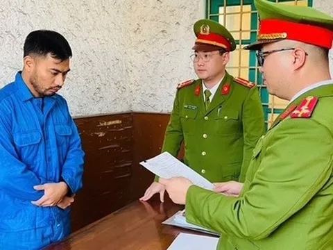 Khởi tố nguyên giám đốc ngân hàng chiếm đoạt hàng tỷ đồng