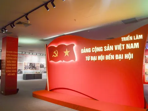 Nhìn lại lịch sử vẻ vang của Đảng thông qua triển lãm các kỳ Đại hội